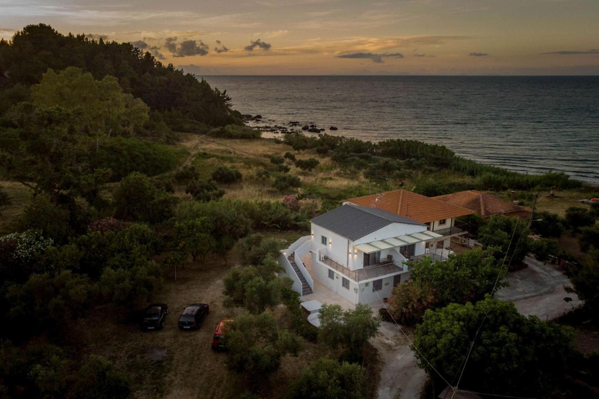 Casa Di Mare - Studios And Apartments On The Beach Vasilikí Dış mekan fotoğraf
